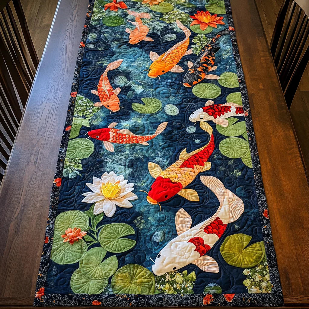 Kviltad Bordslöpare – Koi Dream