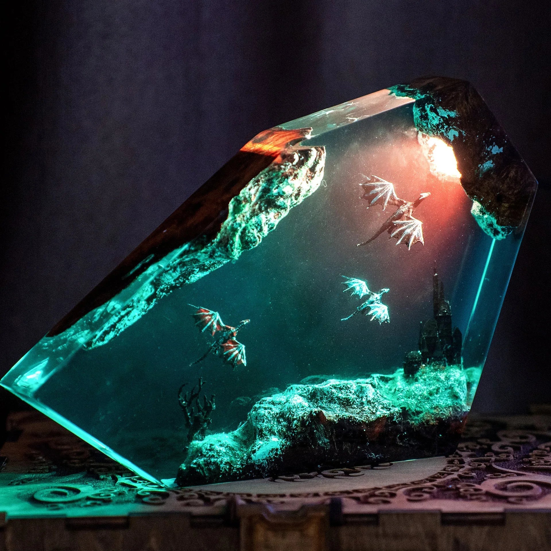 Resinlampa — Elddrake