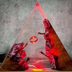 Triangulär Resinlampa — Gyllene Ring
