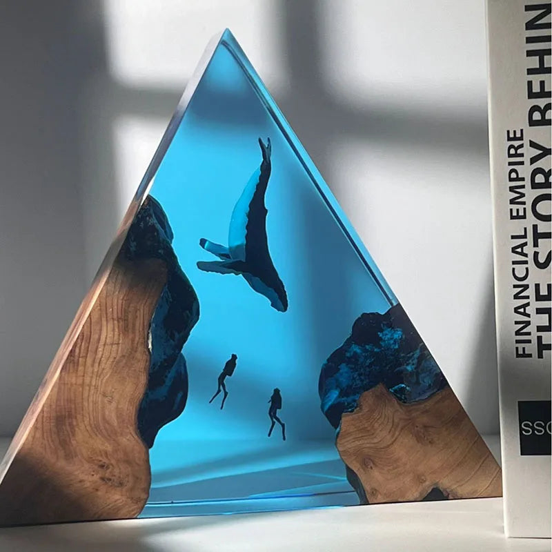Triangulär Resinlampa — Val och Dykare